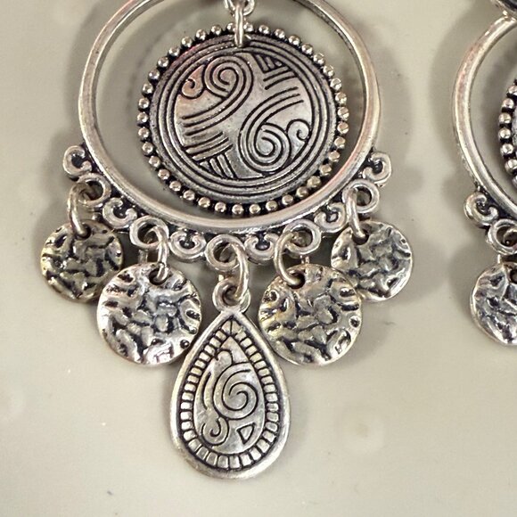 Boho Style Silver-Tone Chandelier Earrings Tribal Engraved Discs Teardrop Charms - Picture 15 of 16